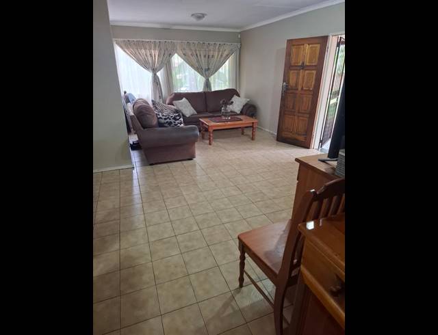 3 BEDROOM TOWNHOUSE FOR SALE IN FAERIE GLEN